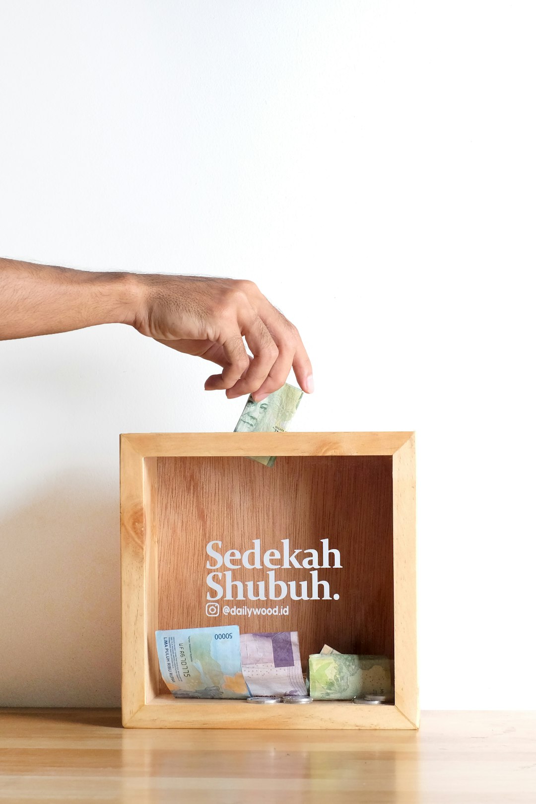 Box Charity from @dailywood.id